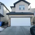 Cozy & Spacious 1-Bedroom Sw Calgary Near Sprucemeadows
