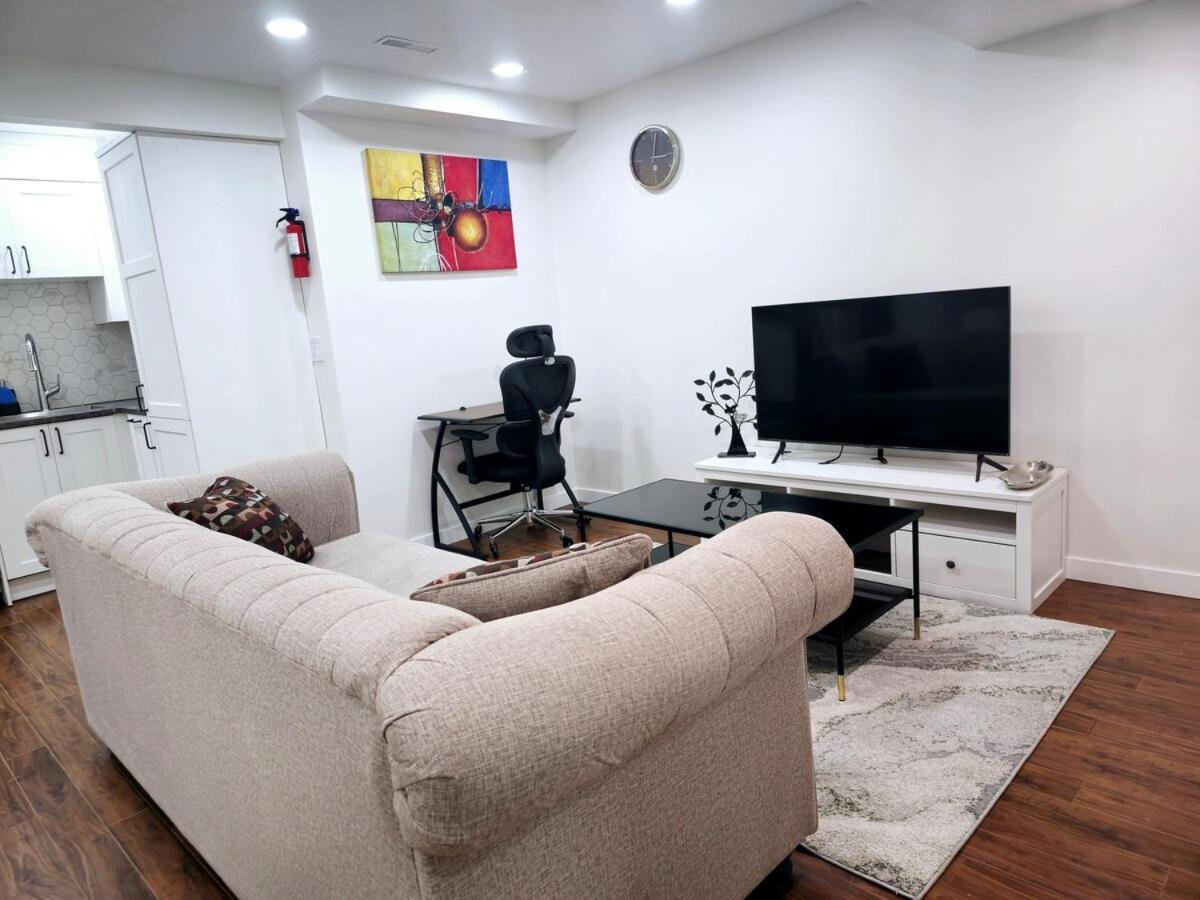 Apartment Cozy & Spacious 1-bedroom Sw Near Sprucemeadows