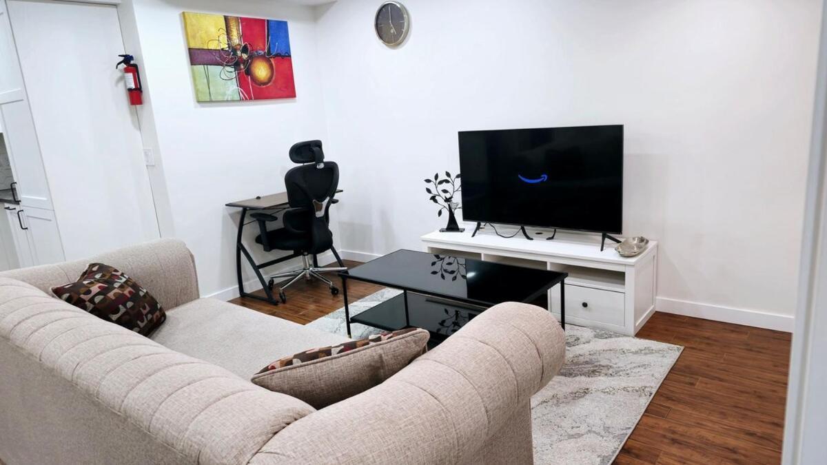Cozy & Spacious 1-bedroom Sw Near Sprucemeadows Apartment Calgary