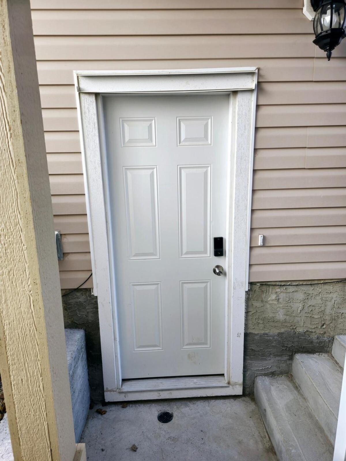Cozy & Spacious 1-bedroom Sw Near Sprucemeadows * Calgary
